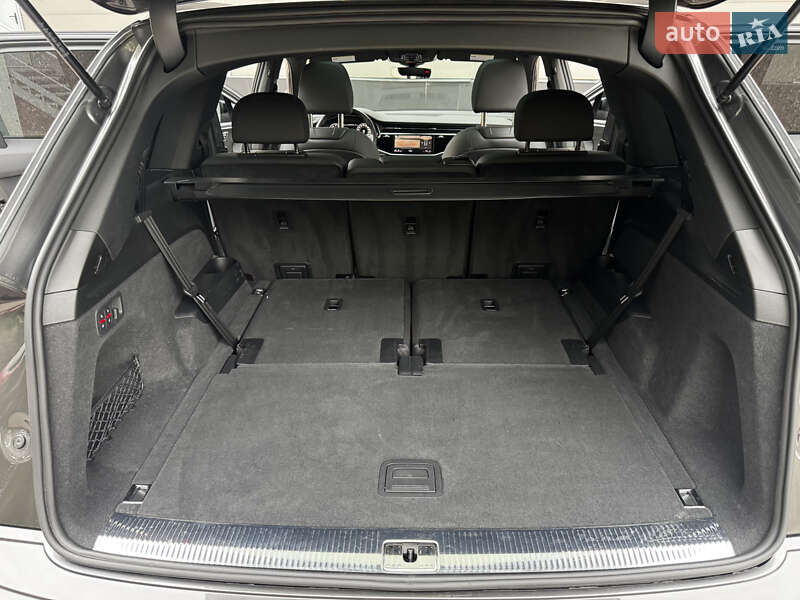 Позашляховик / Кросовер Audi Q7 2021 в Києві