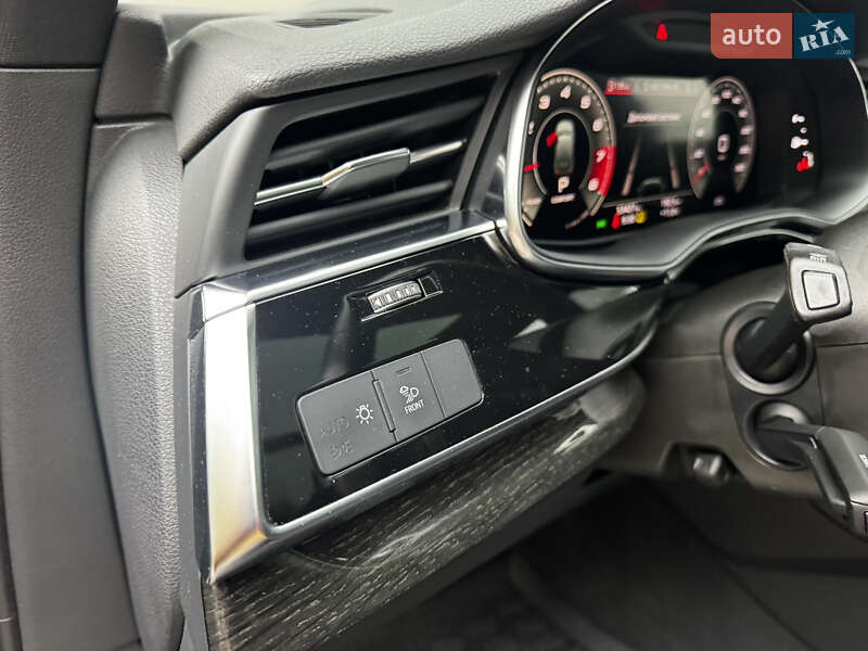 Позашляховик / Кросовер Audi Q7 2021 в Києві