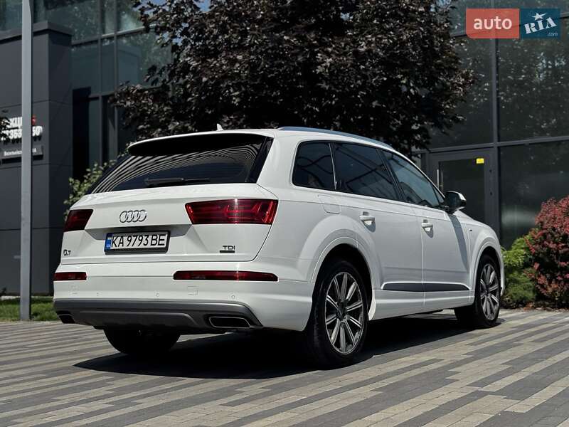 Позашляховик / Кросовер Audi Q7 2017 в Києві