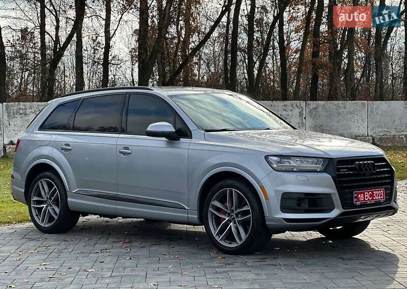 Позашляховик / Кросовер Audi Q7 2018 в Луцьку