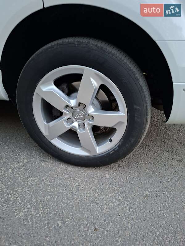 Позашляховик / Кросовер Audi Q7 2014 в Луцьку