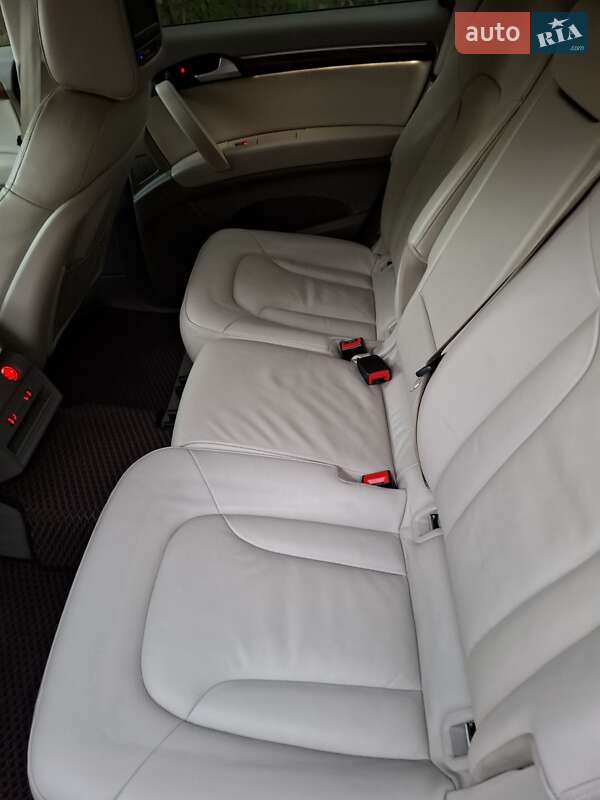 Позашляховик / Кросовер Audi Q7 2014 в Луцьку