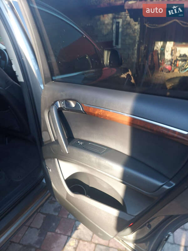 Внедорожник / Кроссовер Audi Q7 2011 в Нововолынске