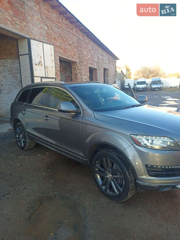 Внедорожник / Кроссовер Audi Q7 2011 в Нововолынске