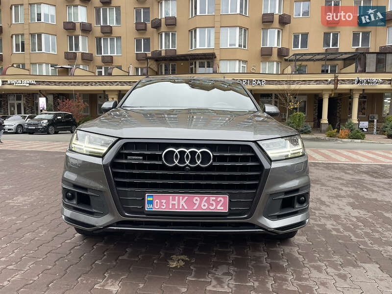 Внедорожник / Кроссовер Audi Q7 2016 в Киеве