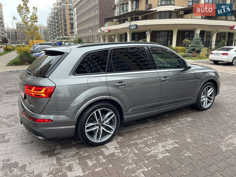 Внедорожник / Кроссовер Audi Q7 2016 в Киеве