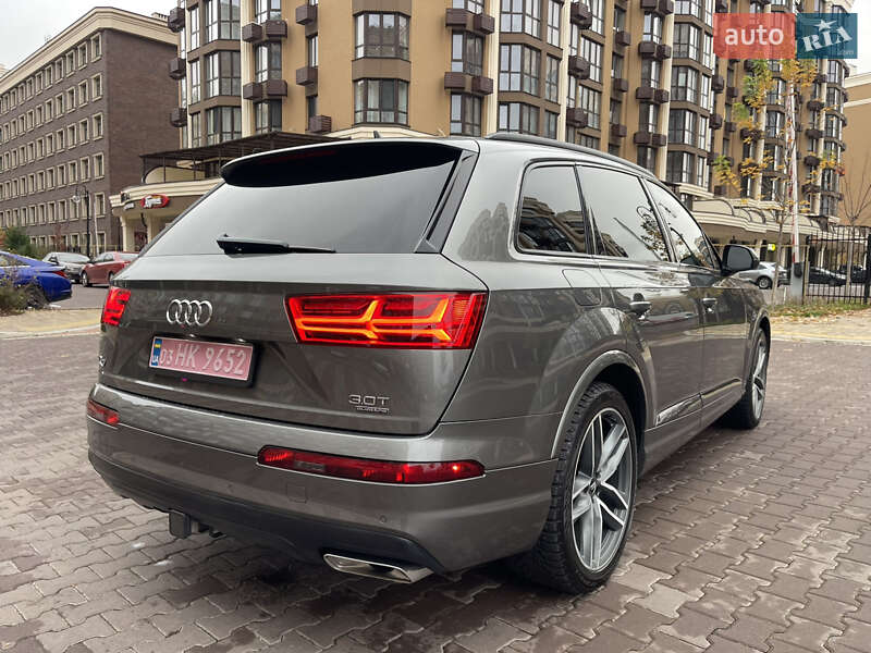 Внедорожник / Кроссовер Audi Q7 2016 в Киеве