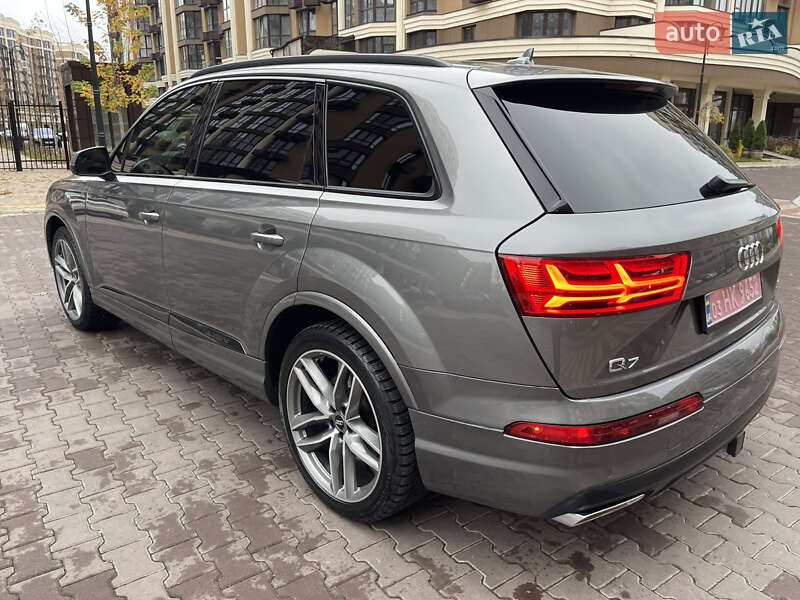 Внедорожник / Кроссовер Audi Q7 2016 в Киеве