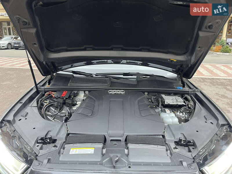 Внедорожник / Кроссовер Audi Q7 2016 в Киеве