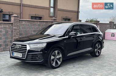 Внедорожник / Кроссовер Audi Q7 2017 в Ровно