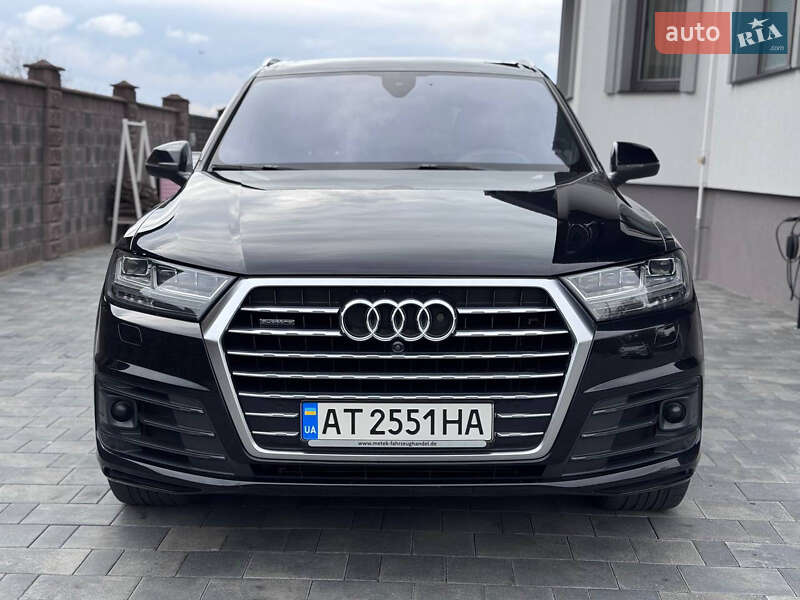 Позашляховик / Кросовер Audi Q7 2017 в Рівному