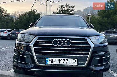 Позашляховик / Кросовер Audi Q7 2017 в Києві