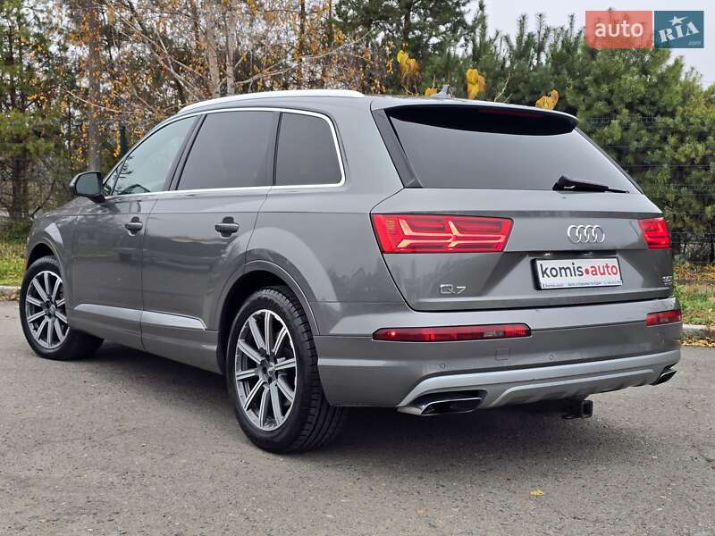 Позашляховик / Кросовер Audi Q7 2016 в Хмельницькому