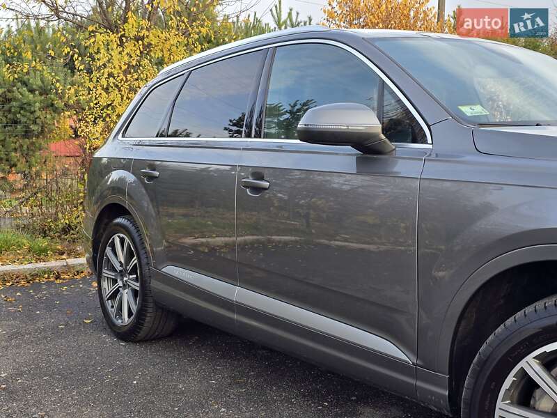 Позашляховик / Кросовер Audi Q7 2016 в Хмельницькому