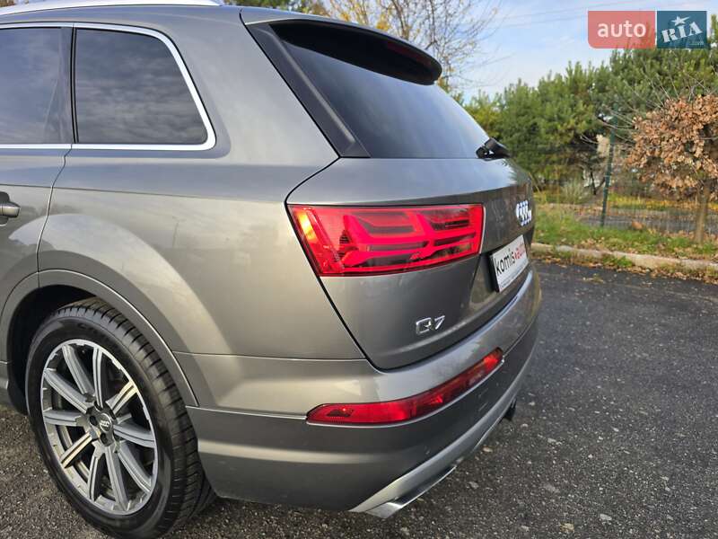 Позашляховик / Кросовер Audi Q7 2016 в Хмельницькому