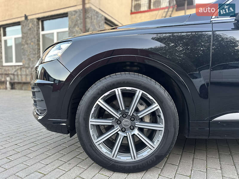 Внедорожник / Кроссовер Audi Q7 2016 в Владимире