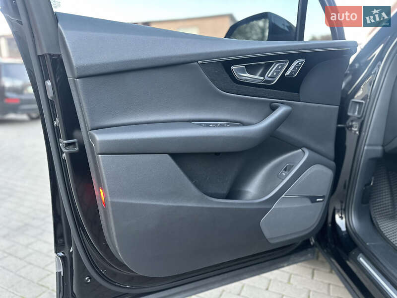 Внедорожник / Кроссовер Audi Q7 2016 в Владимире