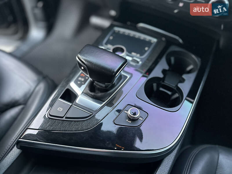 Внедорожник / Кроссовер Audi Q7 2016 в Владимире