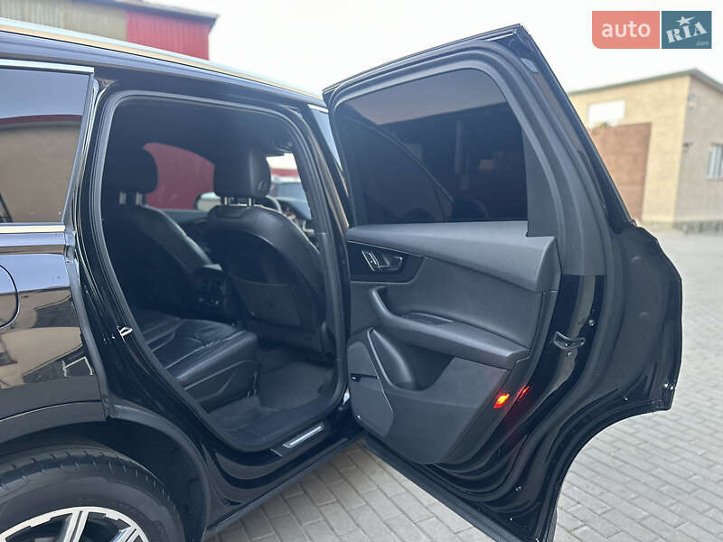 Внедорожник / Кроссовер Audi Q7 2016 в Владимире