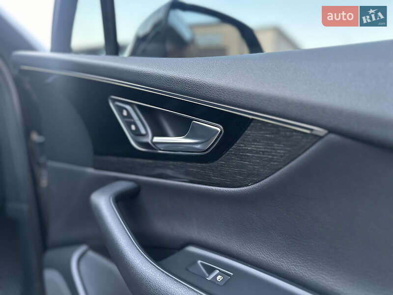 Внедорожник / Кроссовер Audi Q7 2016 в Владимире