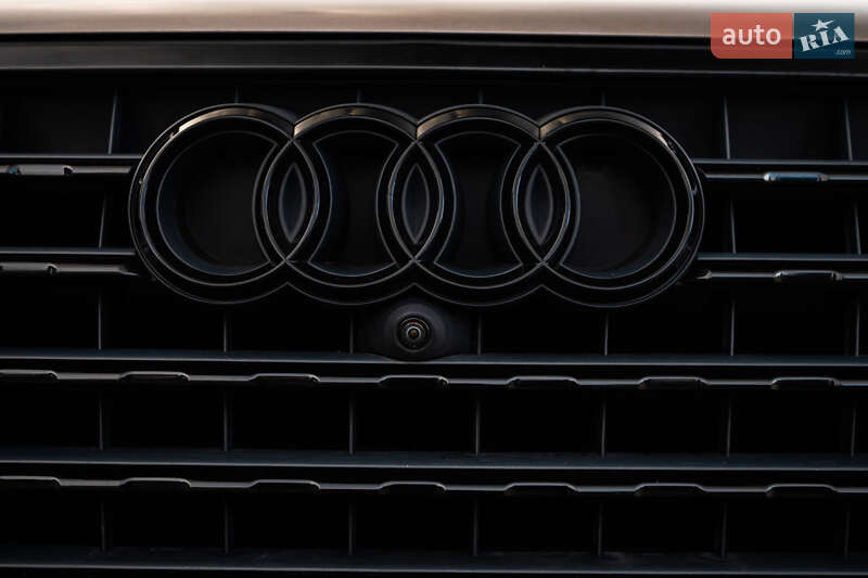 Позашляховик / Кросовер Audi Q7 2017 в Луцьку