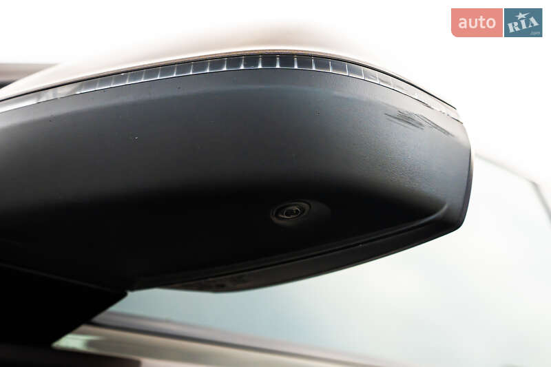 Позашляховик / Кросовер Audi Q7 2017 в Луцьку