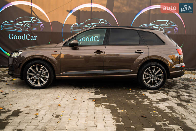 Позашляховик / Кросовер Audi Q7 2017 в Луцьку