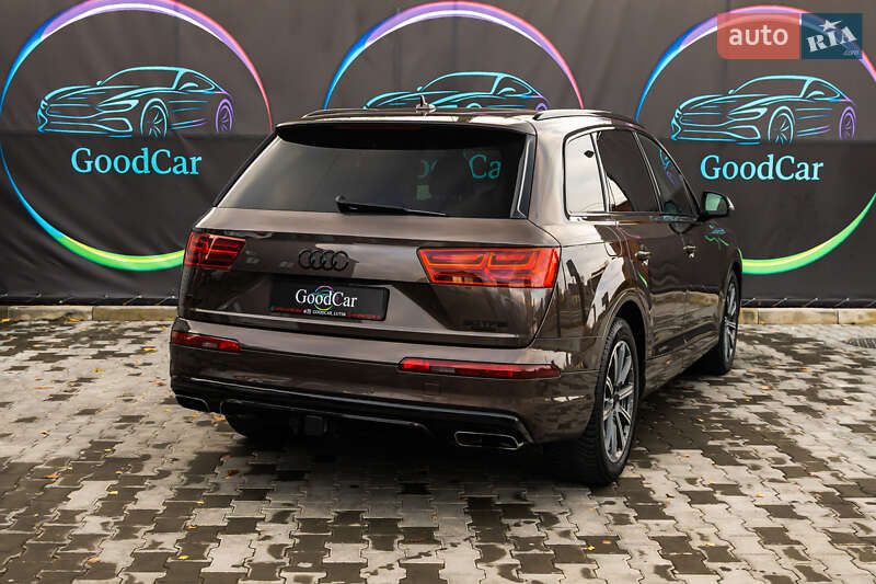 Позашляховик / Кросовер Audi Q7 2017 в Луцьку