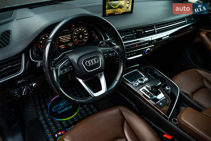 Позашляховик / Кросовер Audi Q7 2017 в Луцьку