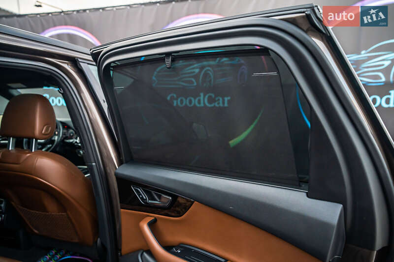 Позашляховик / Кросовер Audi Q7 2017 в Луцьку