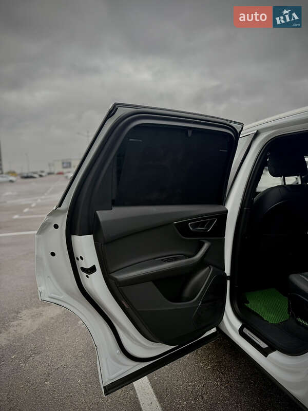 Позашляховик / Кросовер Audi Q7 2021 в Києві
