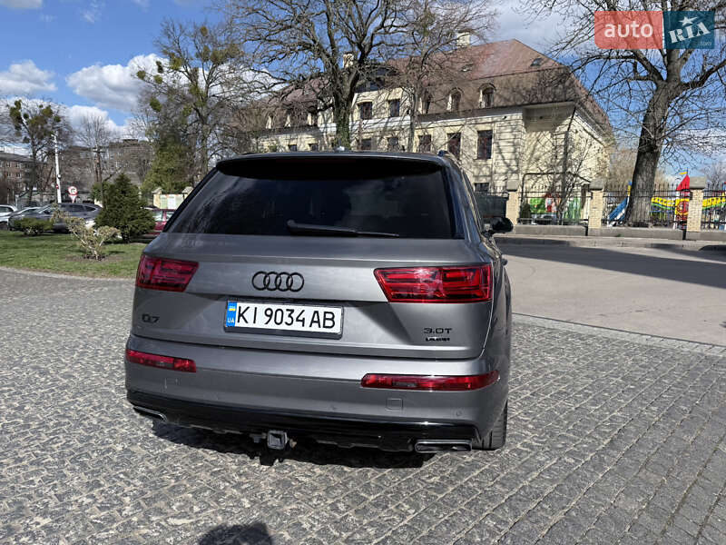 Позашляховик / Кросовер Audi Q7 2016 в Києві