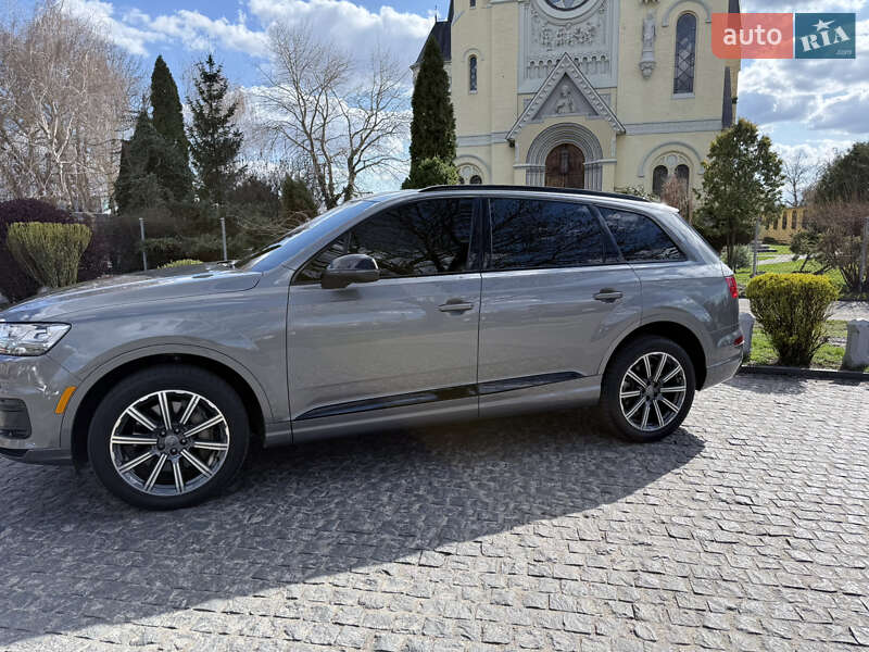 Позашляховик / Кросовер Audi Q7 2016 в Києві