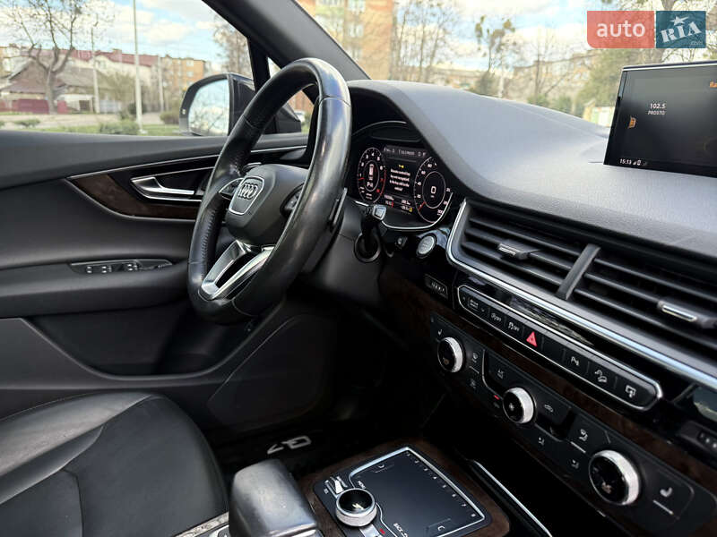 Позашляховик / Кросовер Audi Q7 2016 в Києві