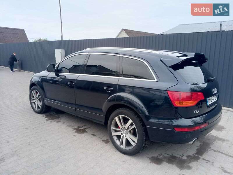Позашляховик / Кросовер Audi Q7 2007 в Житомирі