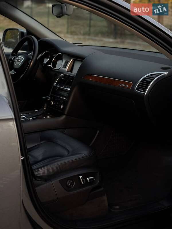 Внедорожник / Кроссовер Audi Q7 2013 в Запорожье