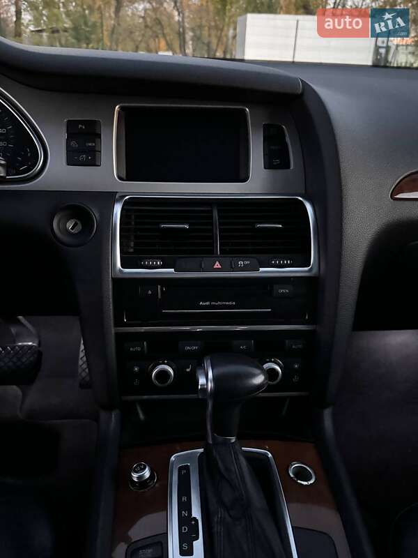 Внедорожник / Кроссовер Audi Q7 2013 в Запорожье