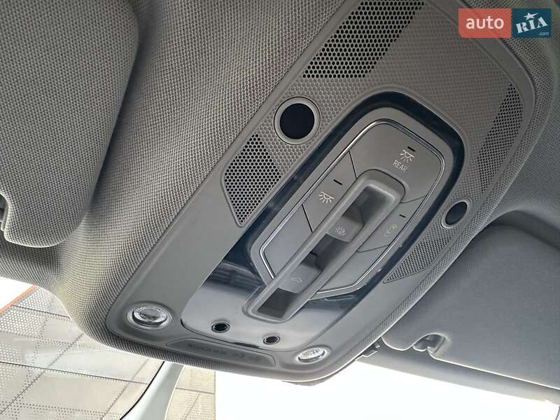 Позашляховик / Кросовер Audi Q7 2016 в Києві фото 39 Позашляховик / Кросовер Audi Q7 2016 в Києві