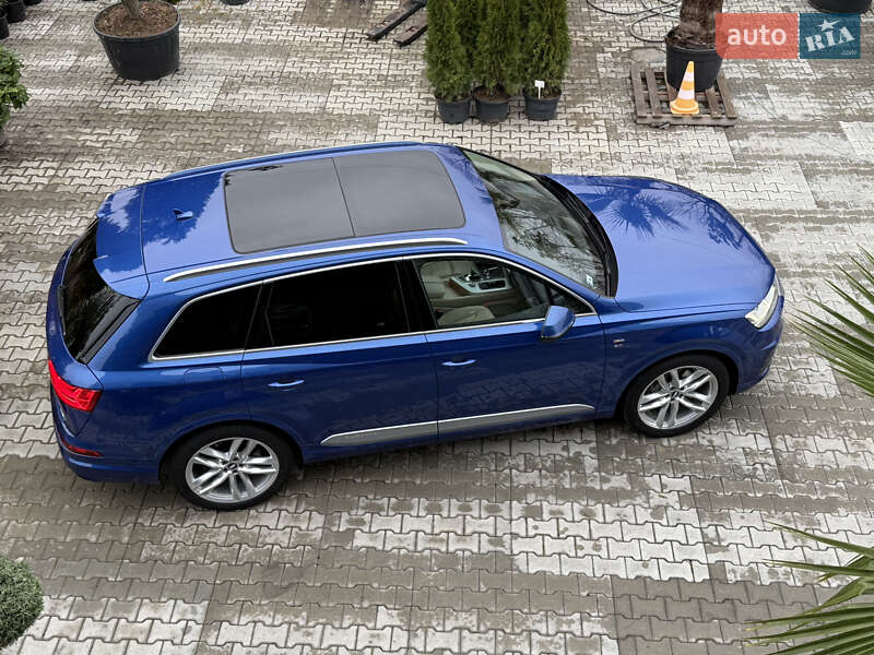 Внедорожник / Кроссовер Audi Q7 2017 в Мукачево