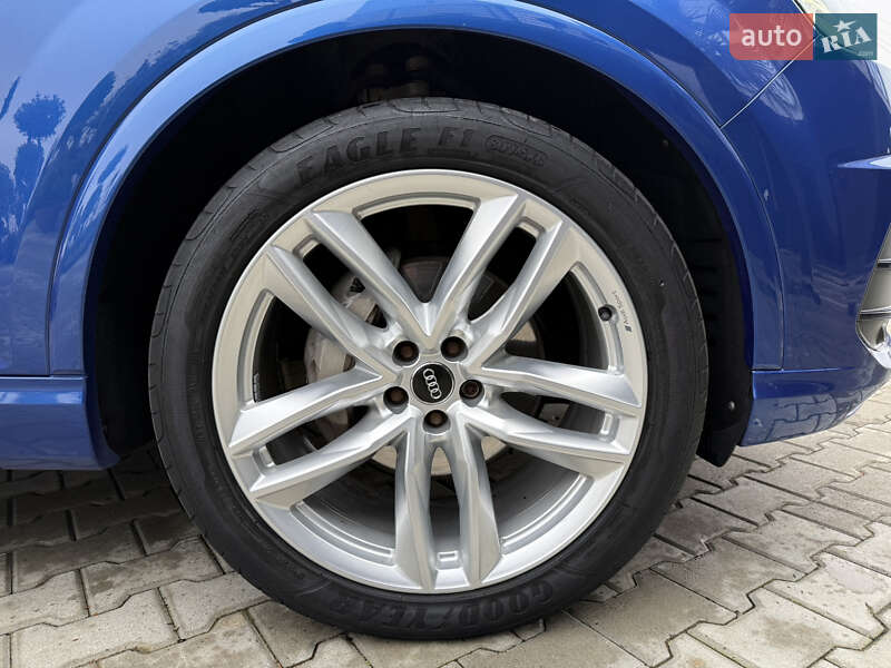 Внедорожник / Кроссовер Audi Q7 2017 в Мукачево