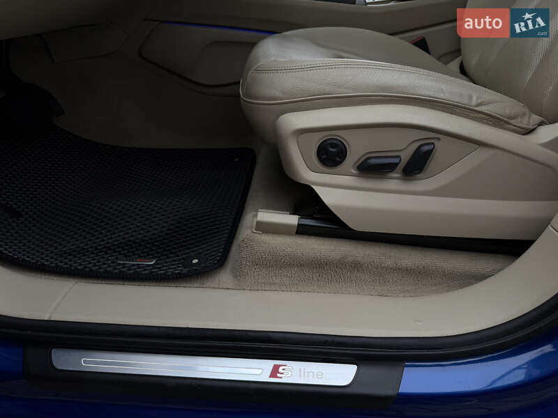 Внедорожник / Кроссовер Audi Q7 2017 в Мукачево