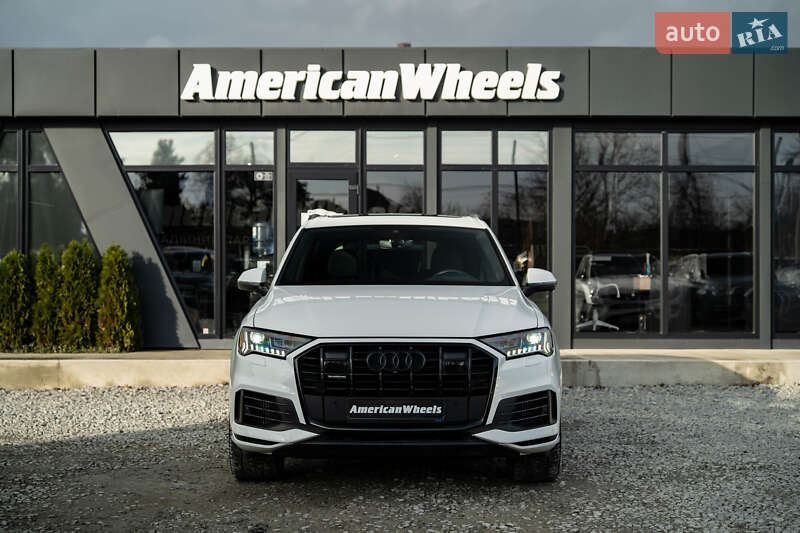 Позашляховик / Кросовер Audi Q7 2020 в Чернівцях