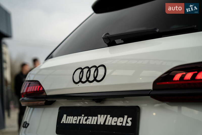 Позашляховик / Кросовер Audi Q7 2020 в Чернівцях