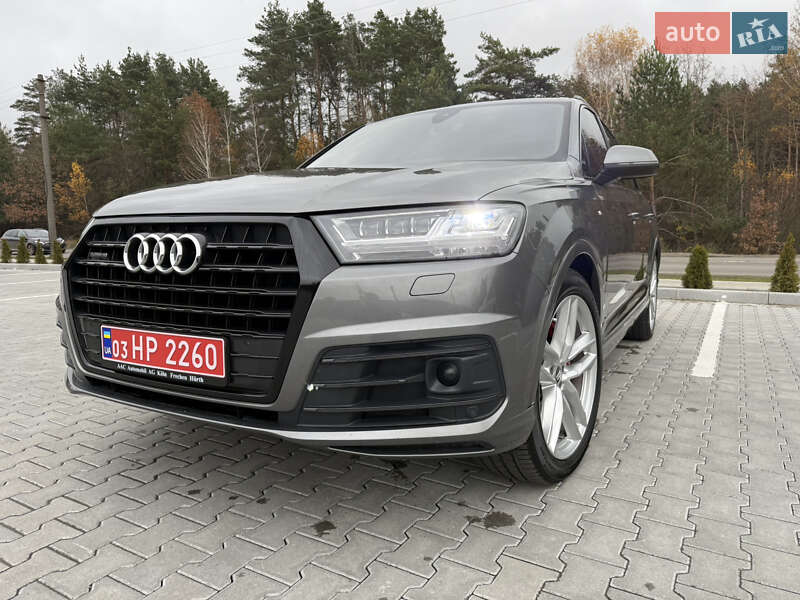 Позашляховик / Кросовер Audi Q7 2015 в Луцьку