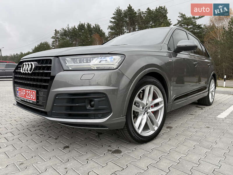 Позашляховик / Кросовер Audi Q7 2015 в Луцьку