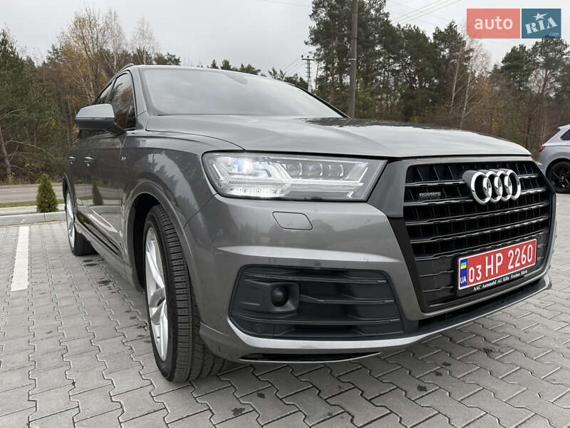 Позашляховик / Кросовер Audi Q7 2015 в Луцьку