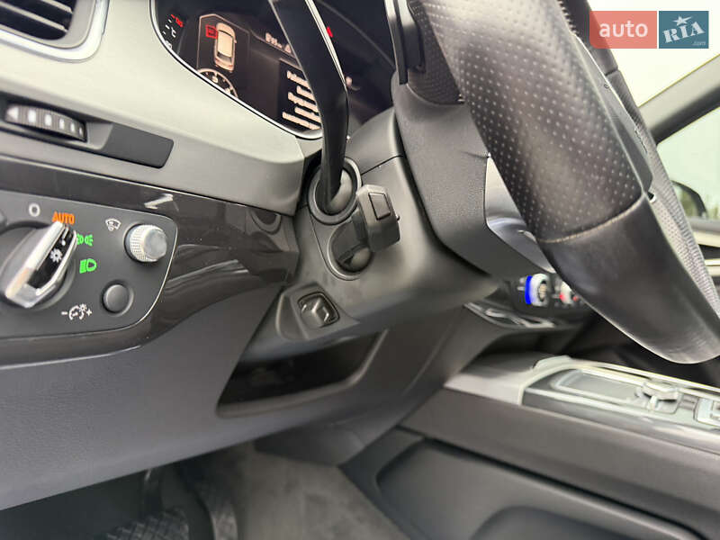 Позашляховик / Кросовер Audi Q7 2015 в Луцьку