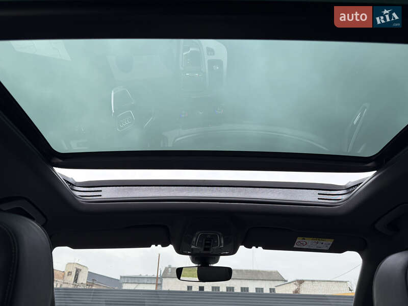 Позашляховик / Кросовер Audi Q7 2015 в Луцьку