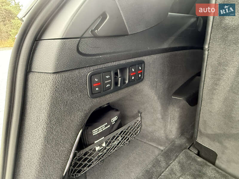 Позашляховик / Кросовер Audi Q7 2015 в Луцьку