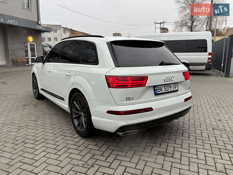 Внедорожник / Кроссовер Audi Q7 2015 в Ровно фото 3 Внедорожник / Кроссовер Audi Q7 2015 в Ровно